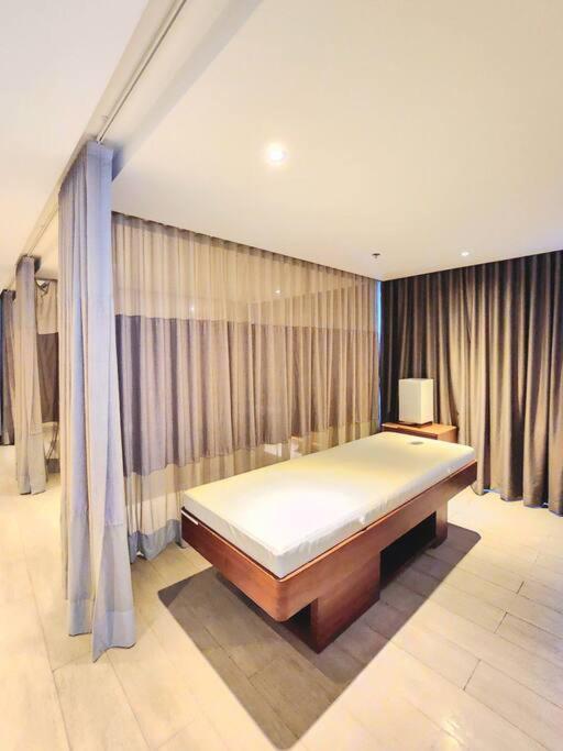 Cosy Executive 1 Bedroom Uptown Parksuites Ultra Fast Internet Манила Экстерьер фото