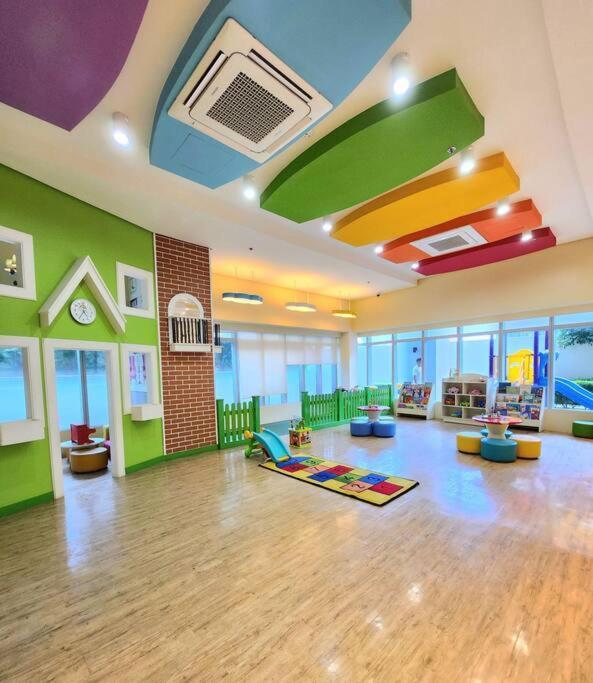 Cosy Executive 1 Bedroom Uptown Parksuites Ultra Fast Internet Манила Экстерьер фото