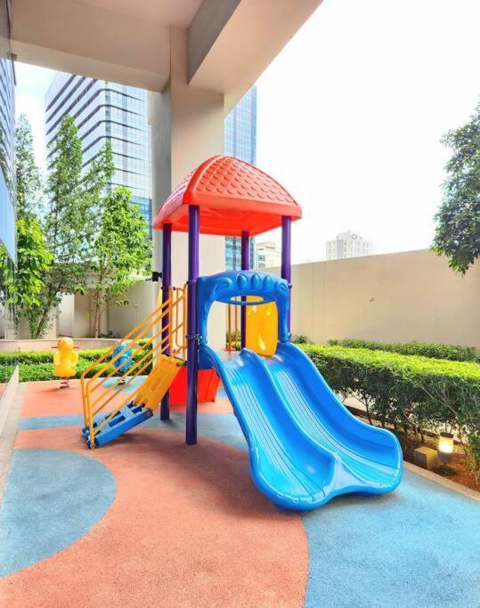 Cosy Executive 1 Bedroom Uptown Parksuites Ultra Fast Internet Манила Экстерьер фото