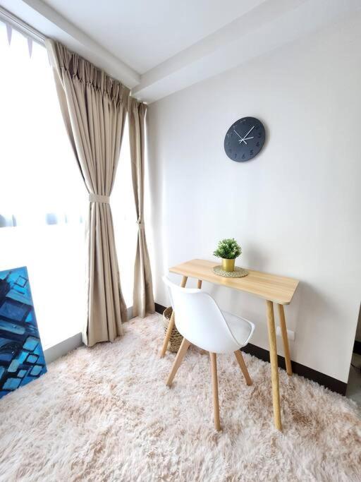 Cosy Executive 1 Bedroom Uptown Parksuites Ultra Fast Internet Манила Экстерьер фото