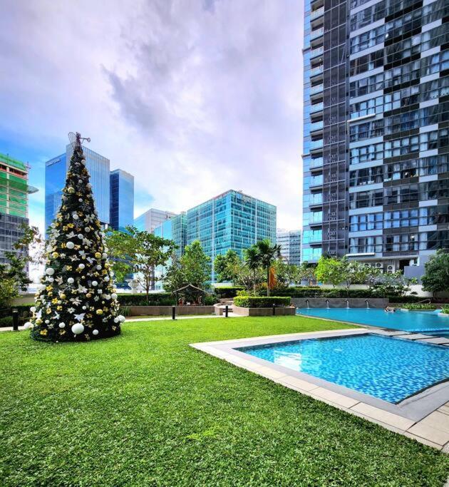 Cosy Executive 1 Bedroom Uptown Parksuites Ultra Fast Internet Манила Экстерьер фото